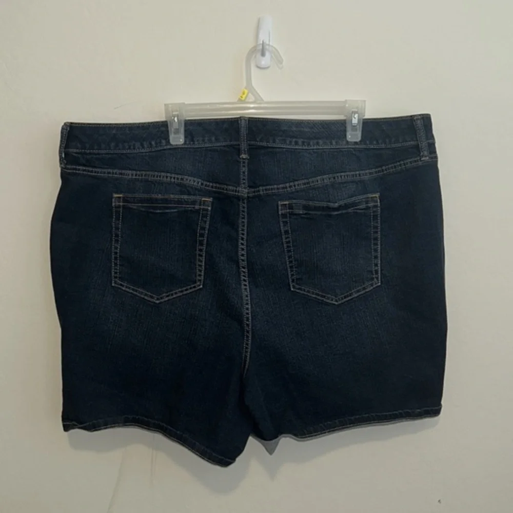 Torrid 5 inch vintage stretch‎ high rise shorts women’s size 24